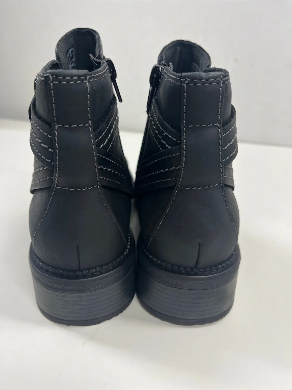 New Clarks Maye Strap Women's Boots in Black Leather Size 8
